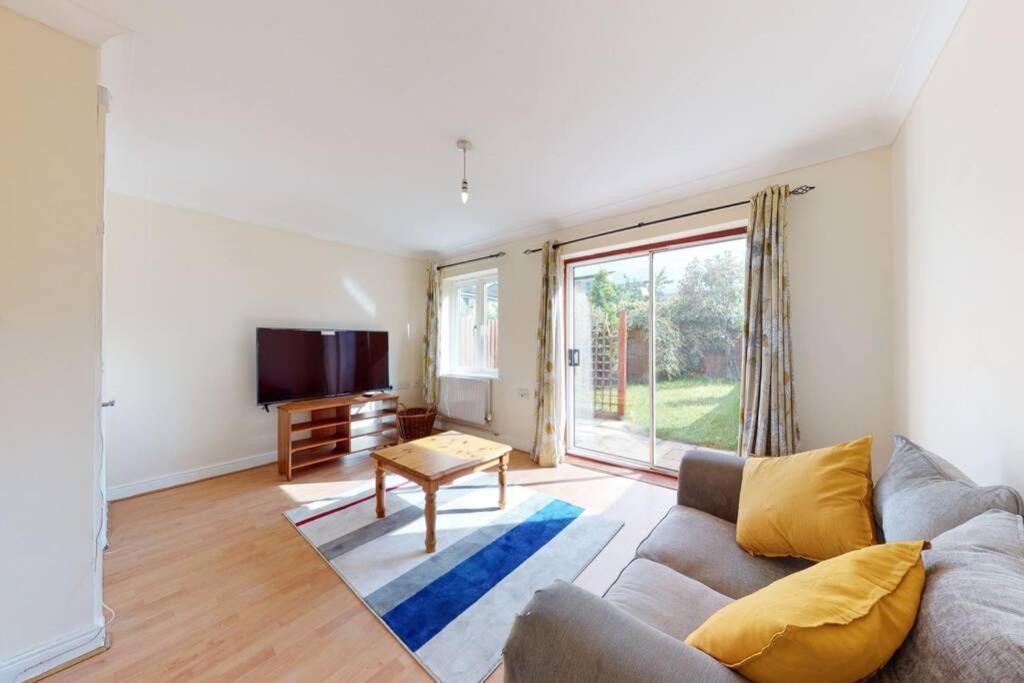 Super 2 Bed House With Privategarden Londres Extérieur photo