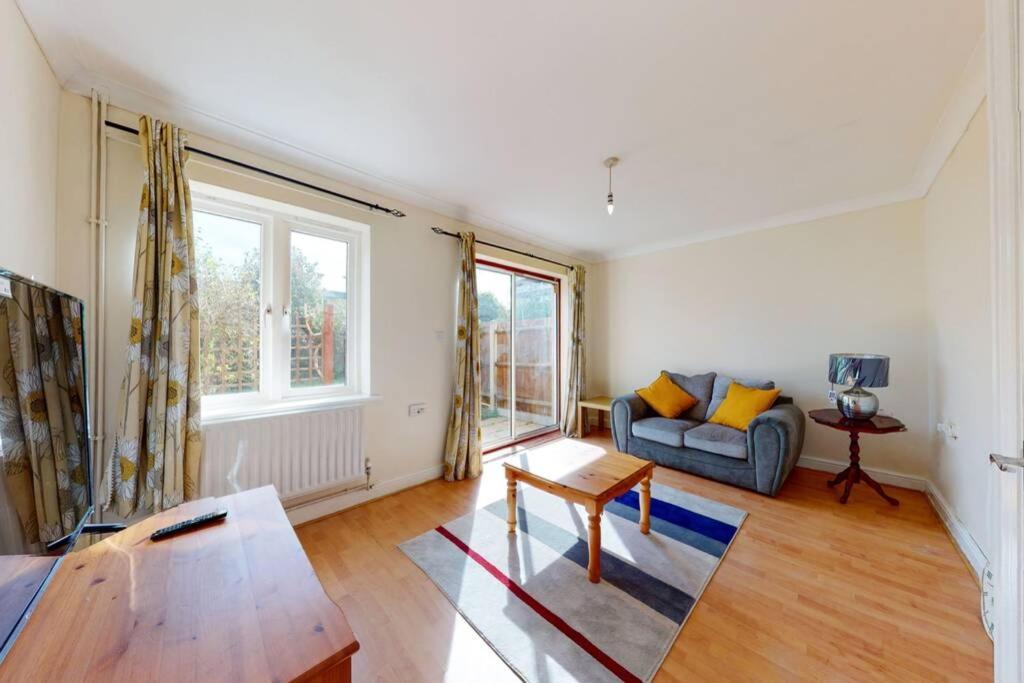 Super 2 Bed House With Privategarden Londres Extérieur photo